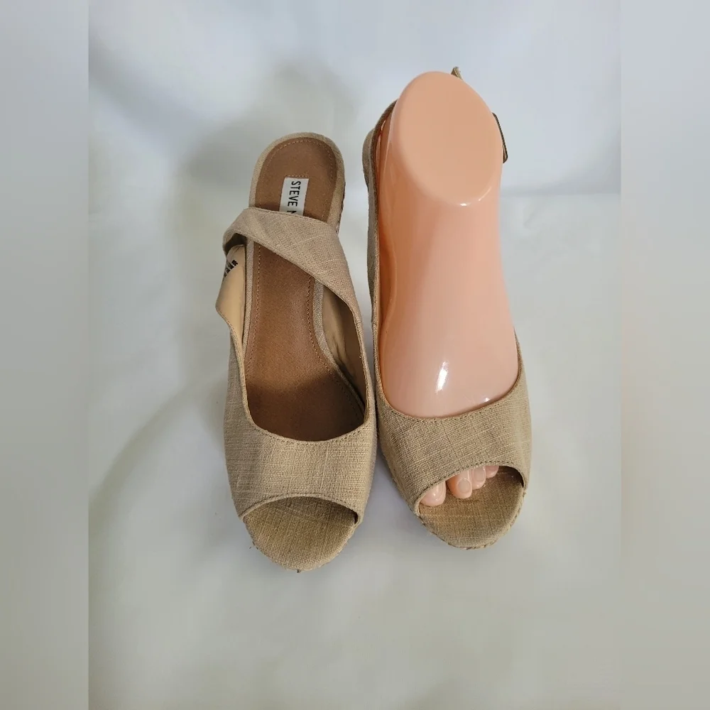 Steve Madden Oatmeal High Wedge Espadrille Sandals 9.5 EUC